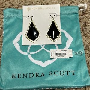KENDRA SCOTT ALEX GOLD DROP EARRINGS IN BLACK OPAQUE GLASS